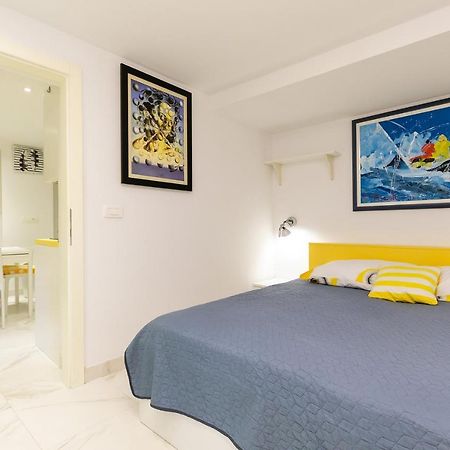 Apartment In The Heart Of Carera Street Ρόβινι Εξωτερικό φωτογραφία
