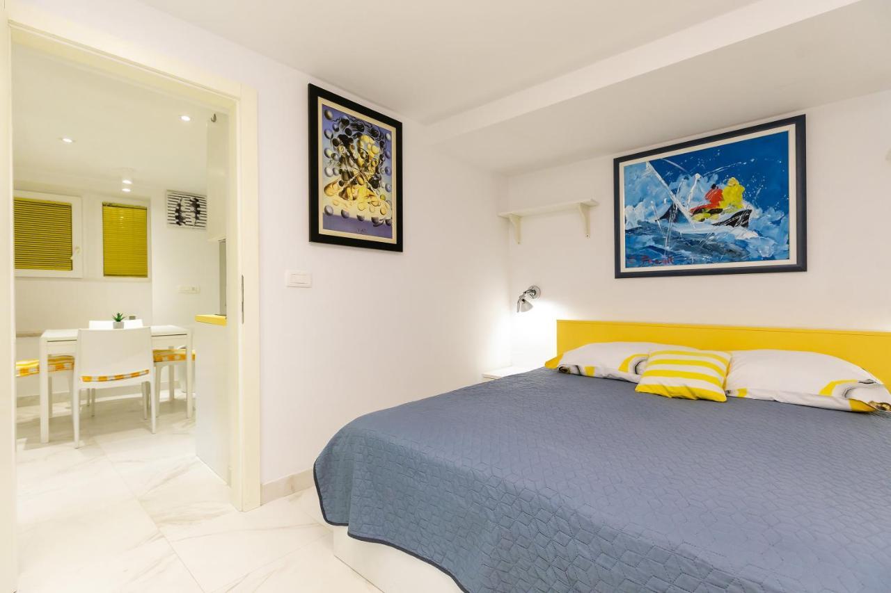 Apartment In The Heart Of Carera Street Ρόβινι Εξωτερικό φωτογραφία